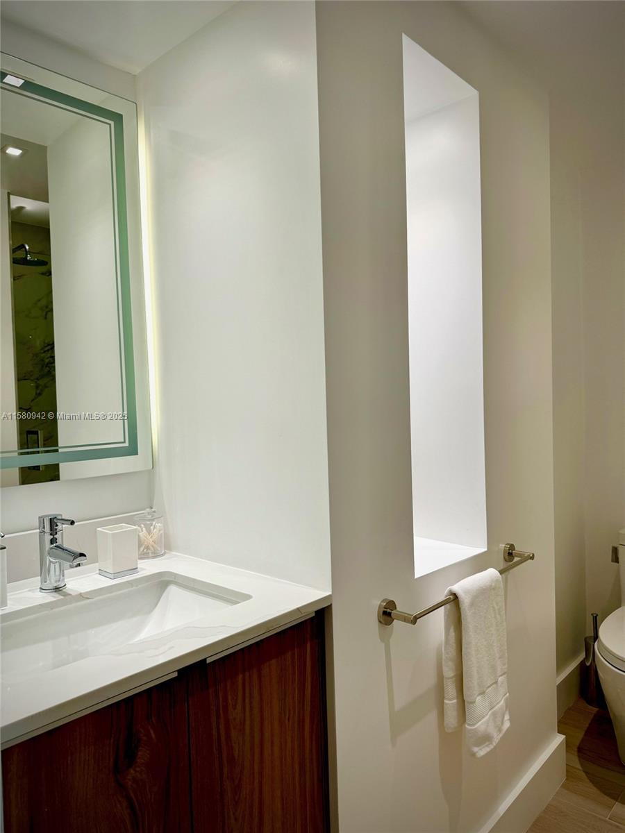 RONEY PALACE CONDO - Residential