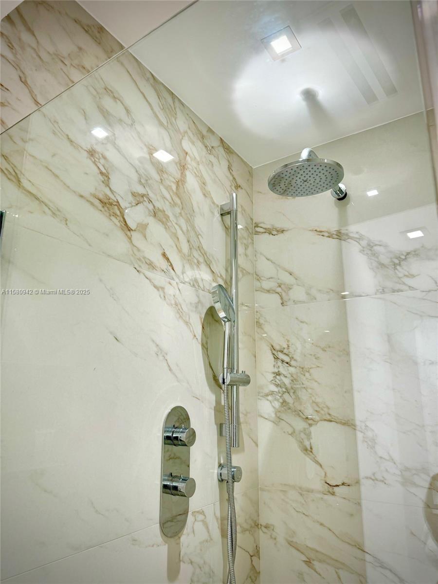 RONEY PALACE CONDO - Residential