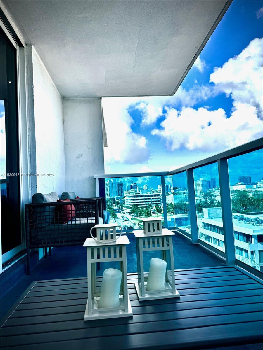 RONEY PALACE CONDO - Residential