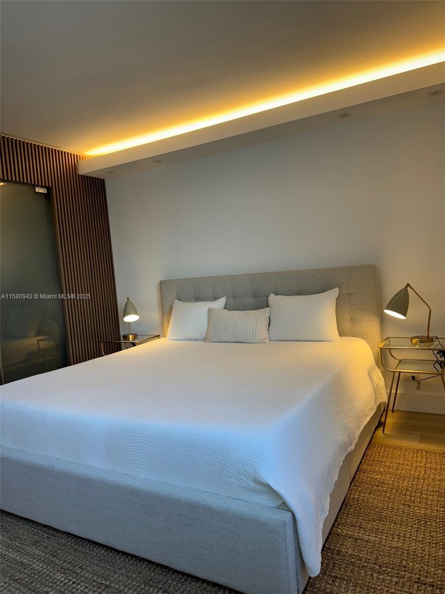 RONEY PALACE CONDO - Residential