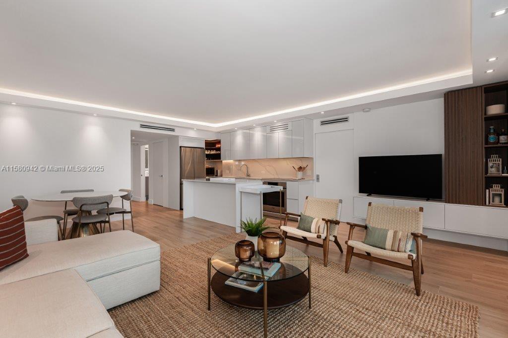 RONEY PALACE CONDO - Residential