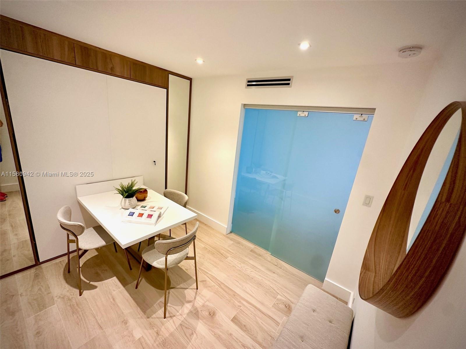 RONEY PALACE CONDO - Residential