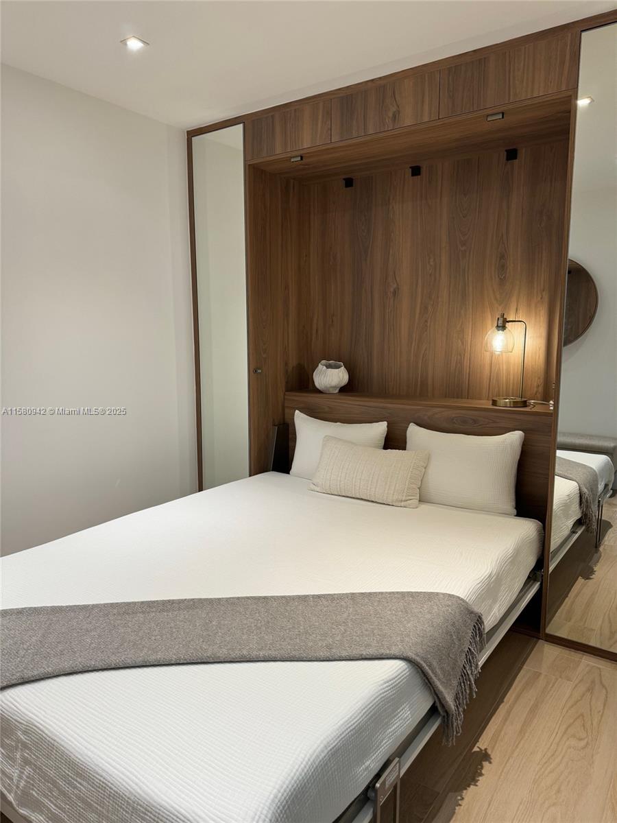 RONEY PALACE CONDO - Residential