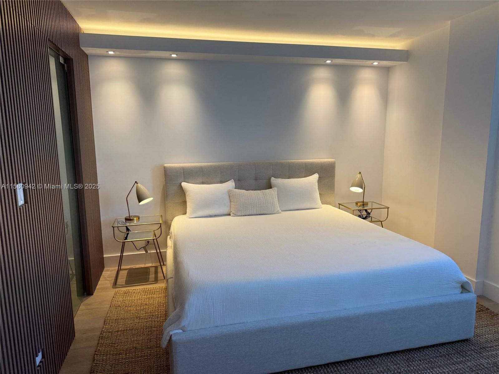 RONEY PALACE CONDO - Residential