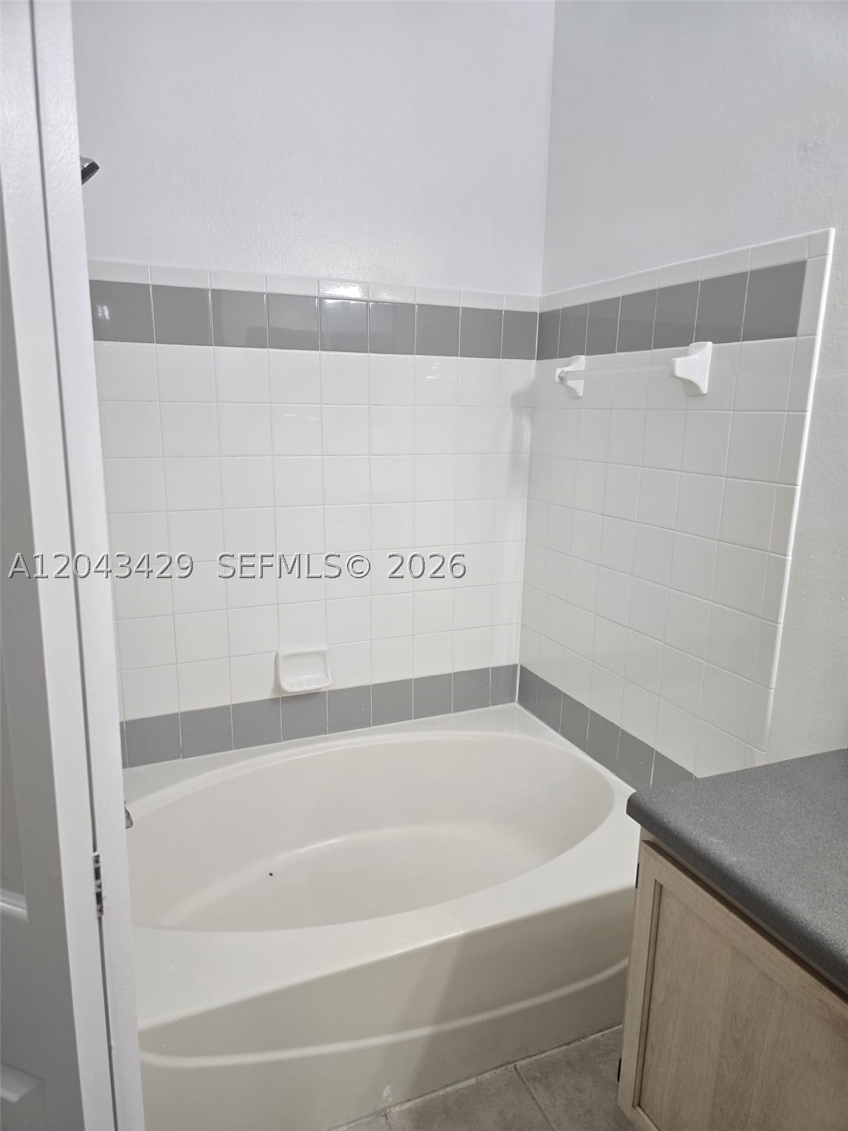 HAMPTONS/METROWEST - Residential