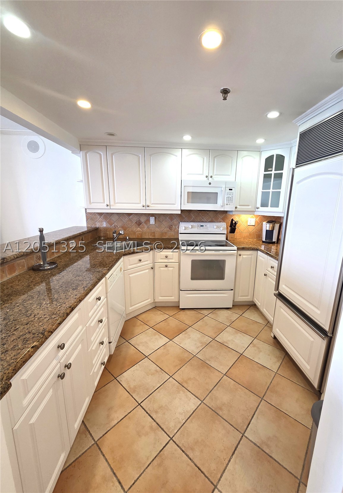 OCEANFRONT PLAZA CONDO - Residential Lease
