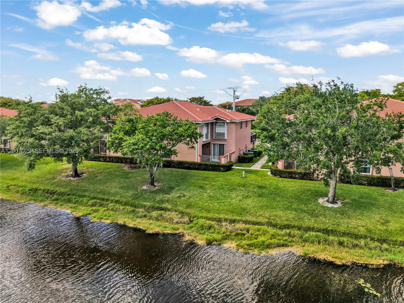 CORAL SPRINGS COUNTRY CLU - Residential