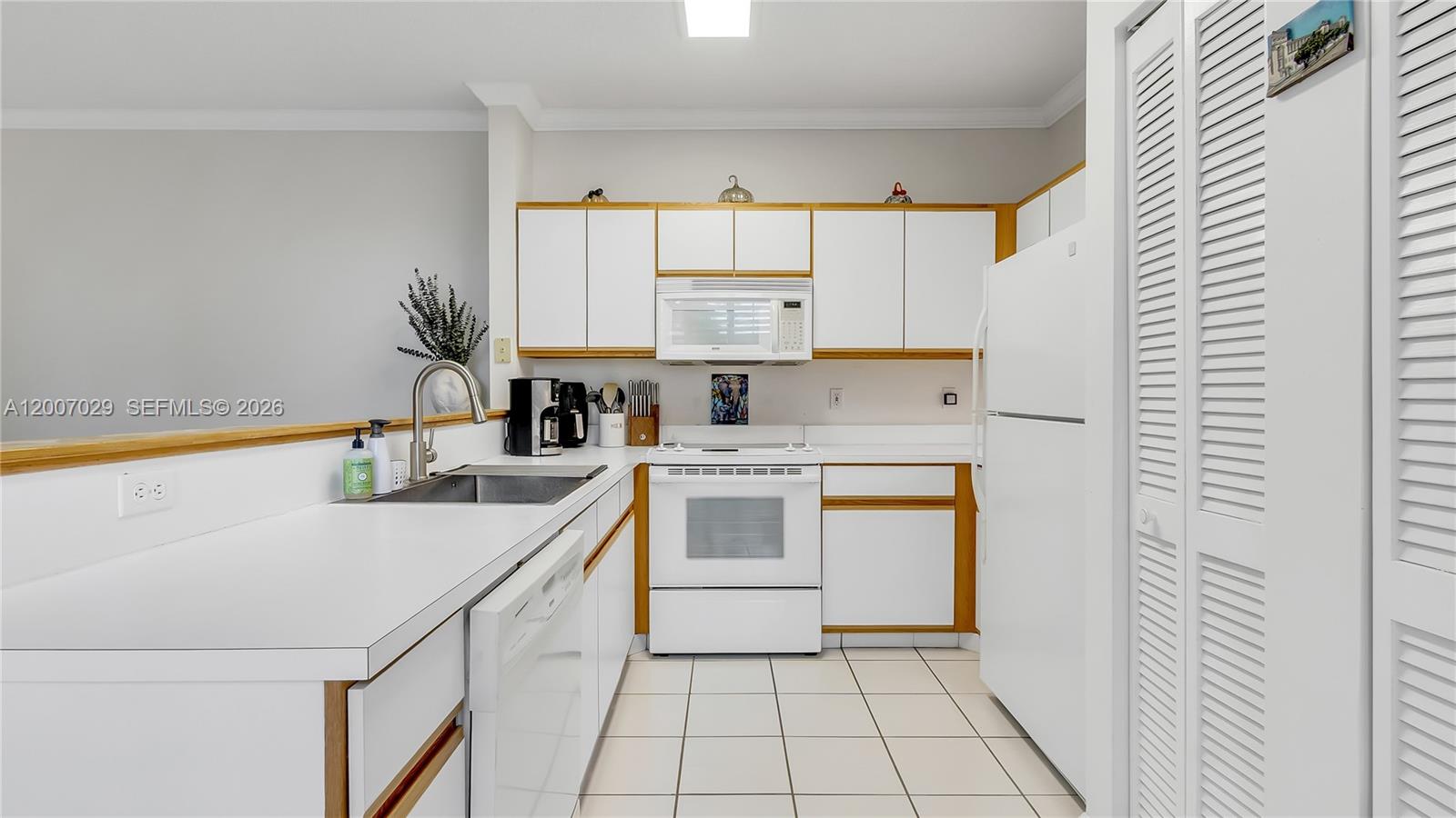 CORAL SPRINGS COUNTRY CLU - Residential