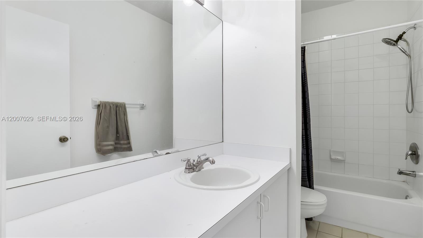 CORAL SPRINGS COUNTRY CLU - Residential