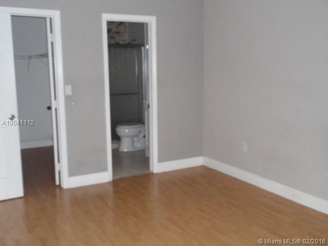 VENETIAN PALMS CONDO - Residential Lease