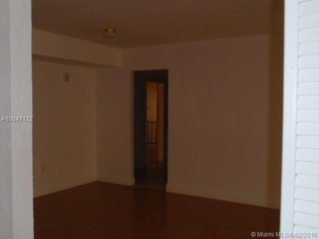 VENETIAN PALMS CONDO - Residential Lease