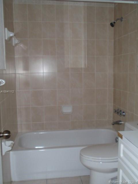 VENETIAN PALMS CONDO - Residential Lease