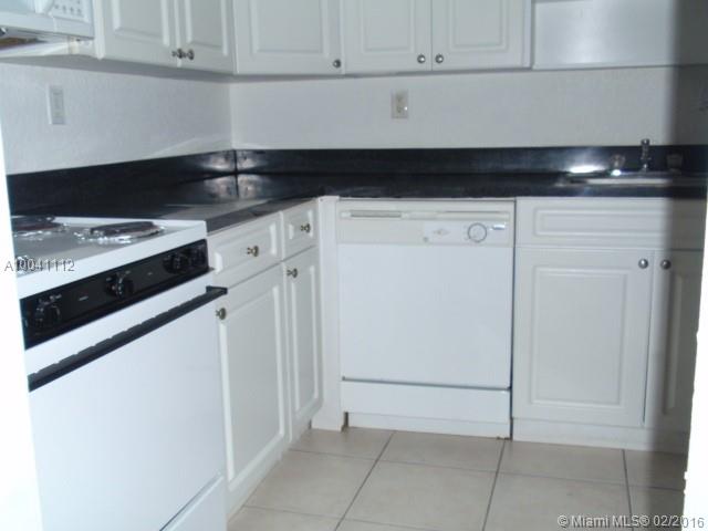VENETIAN PALMS CONDO - Residential Lease