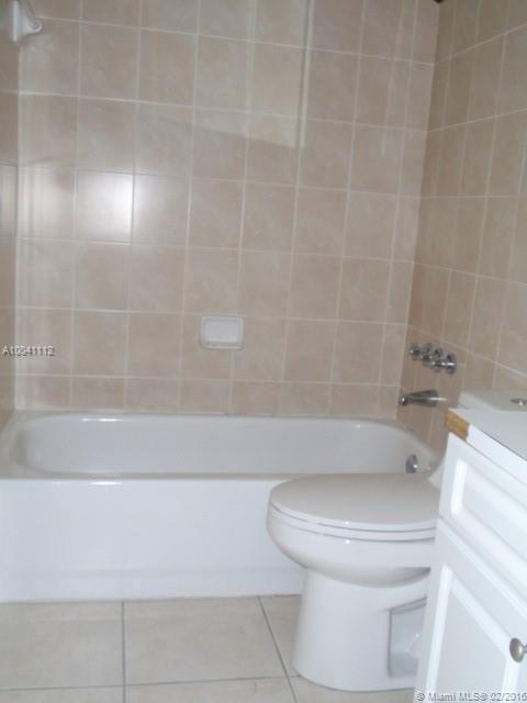 VENETIAN PALMS CONDO - Residential Lease