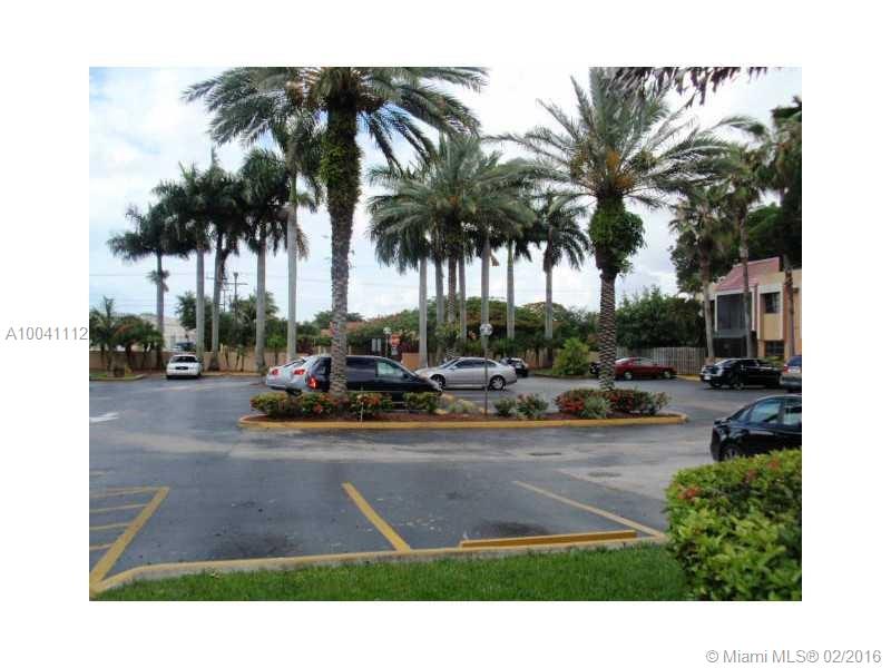 VENETIAN PALMS CONDO - Residential Lease
