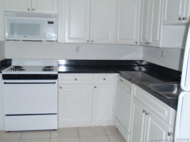 VENETIAN PALMS CONDO - Residential Lease