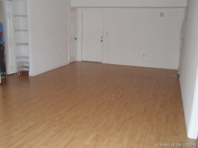 VENETIAN PALMS CONDO - Residential Lease
