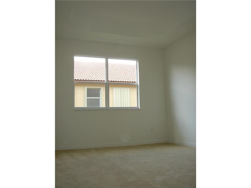 COURTS AT TUSCANY - Residential Lease