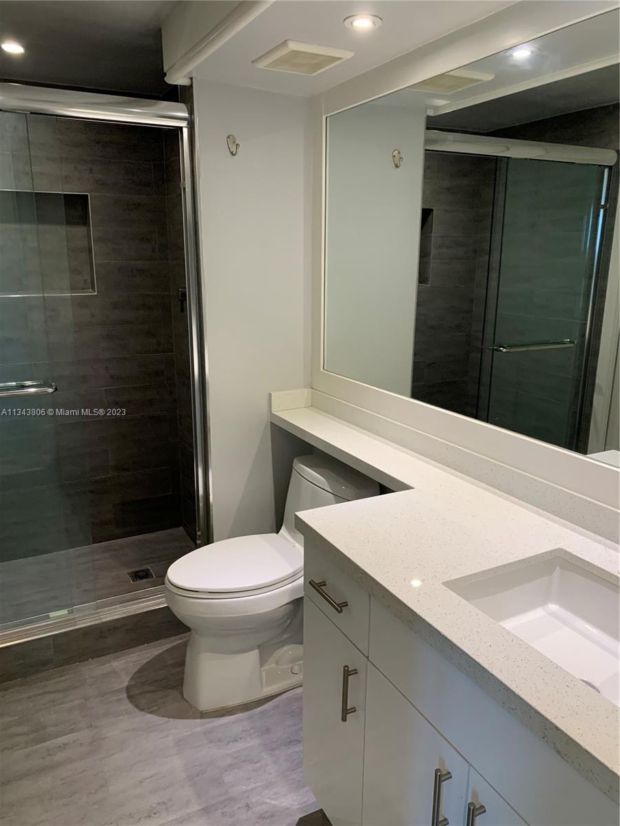 TURNBERRY TOWERS CONDO - Residential