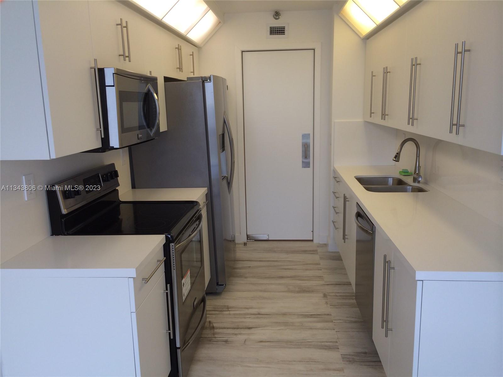 TURNBERRY TOWERS CONDO - Residential