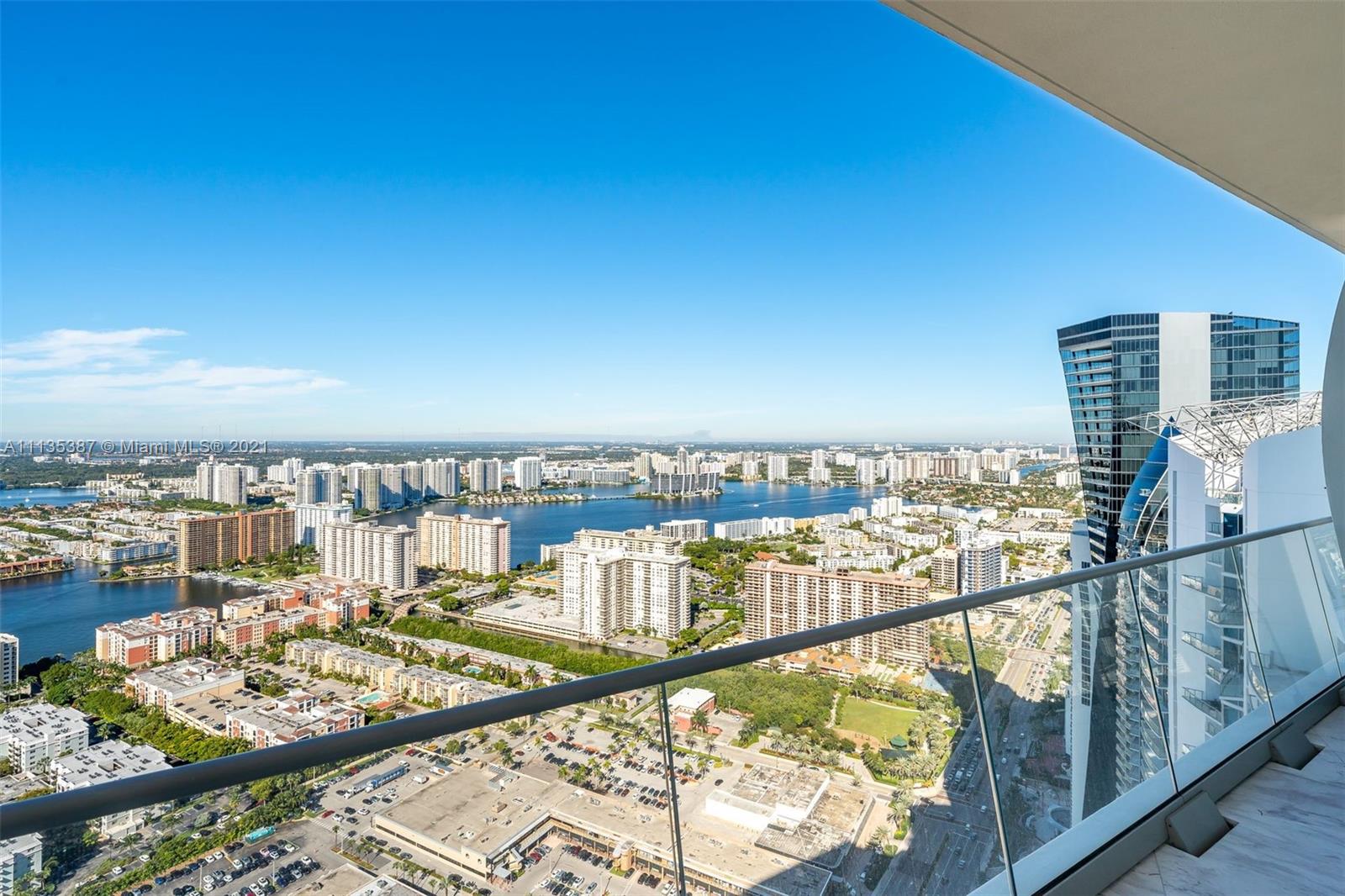 JADE SIGNATURE CONDO - Residential