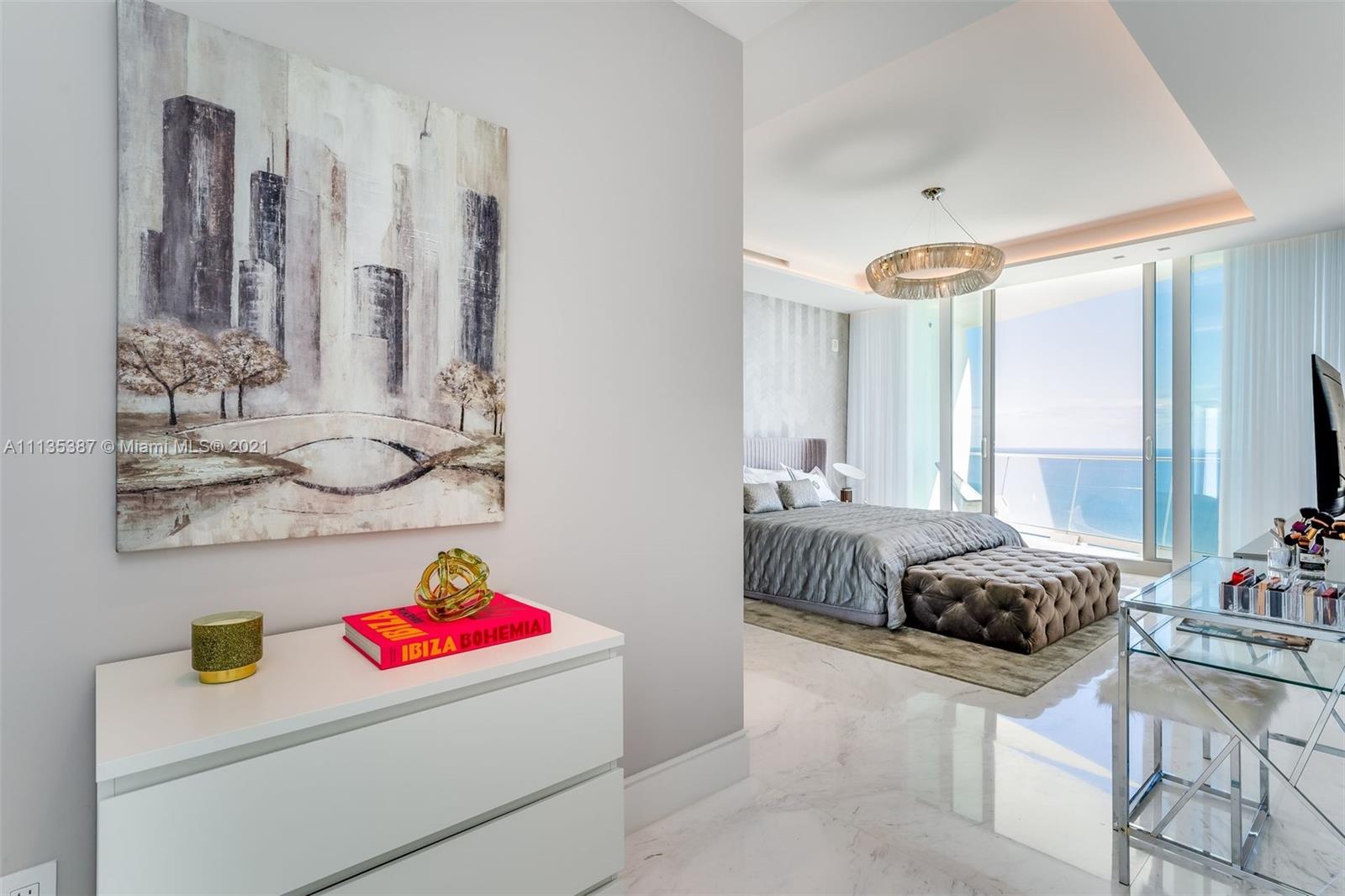 JADE SIGNATURE CONDO - Residential