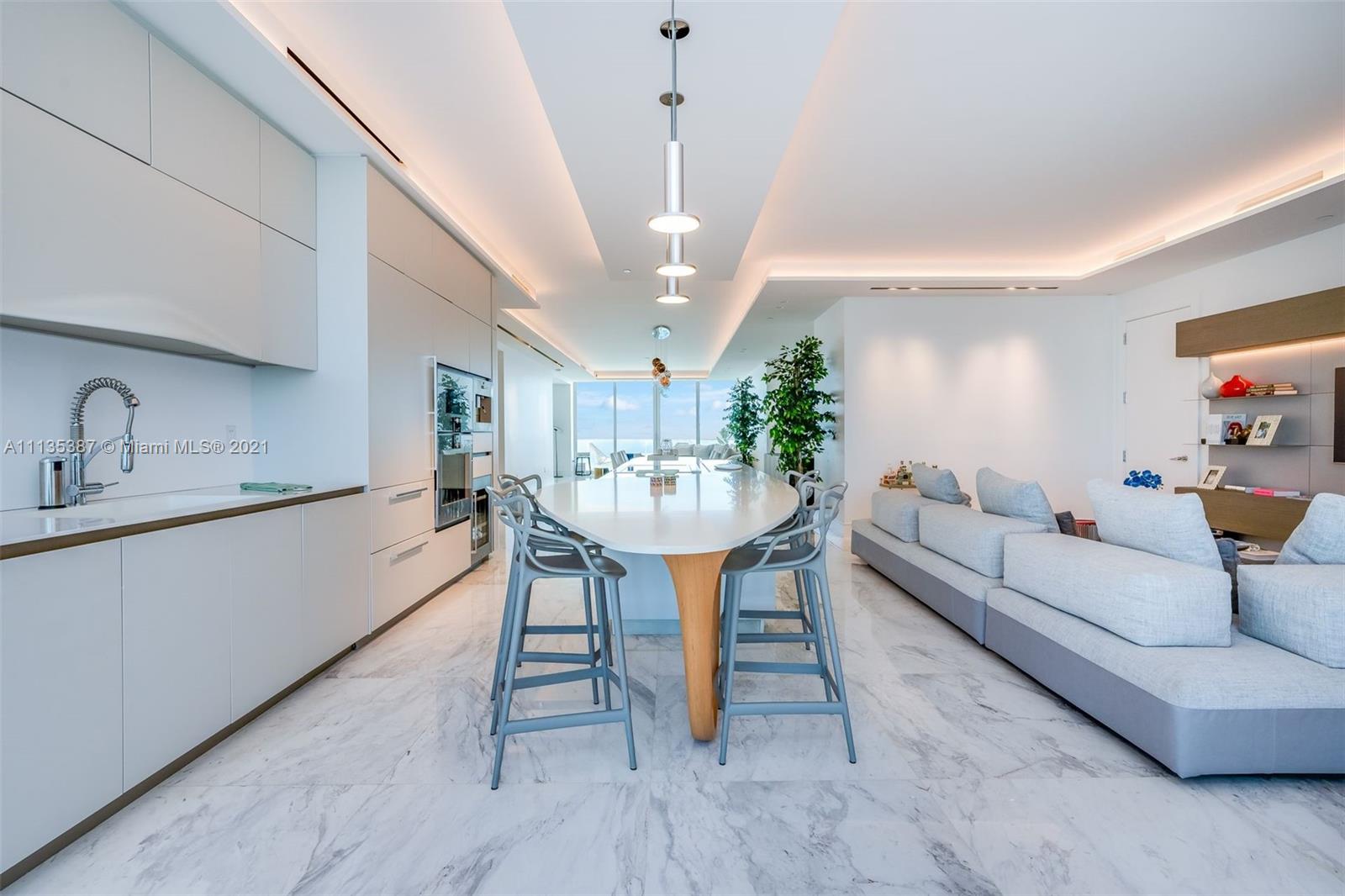 JADE SIGNATURE CONDO - Residential