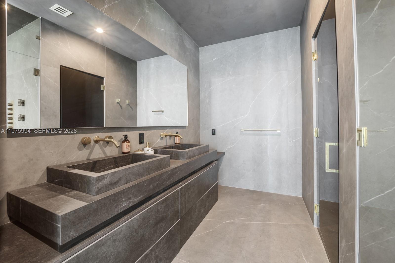 BISCAYNE BEACH CONDO - Residential