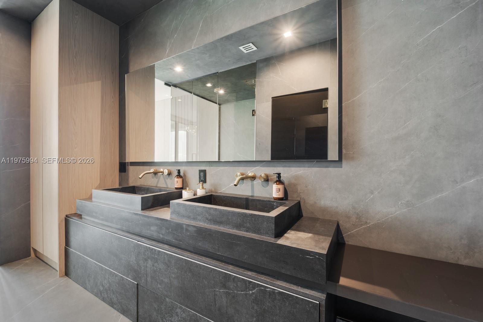 BISCAYNE BEACH CONDO - Residential