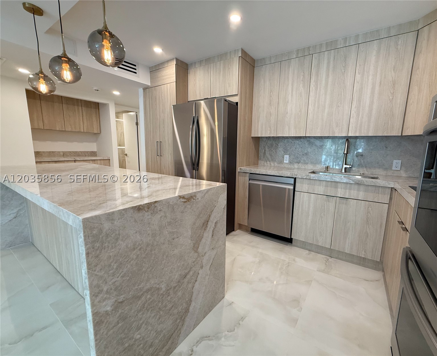 OCEANVIEW BUILDING A COND - Residential