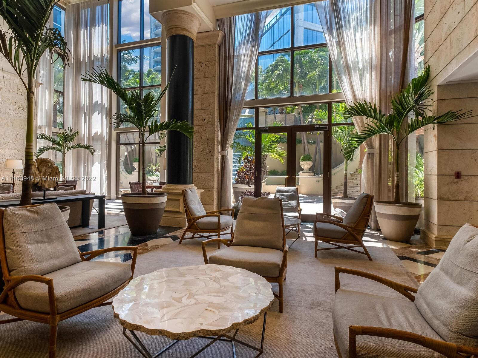 THE EXECUTIVE RESIDENCES - Residential