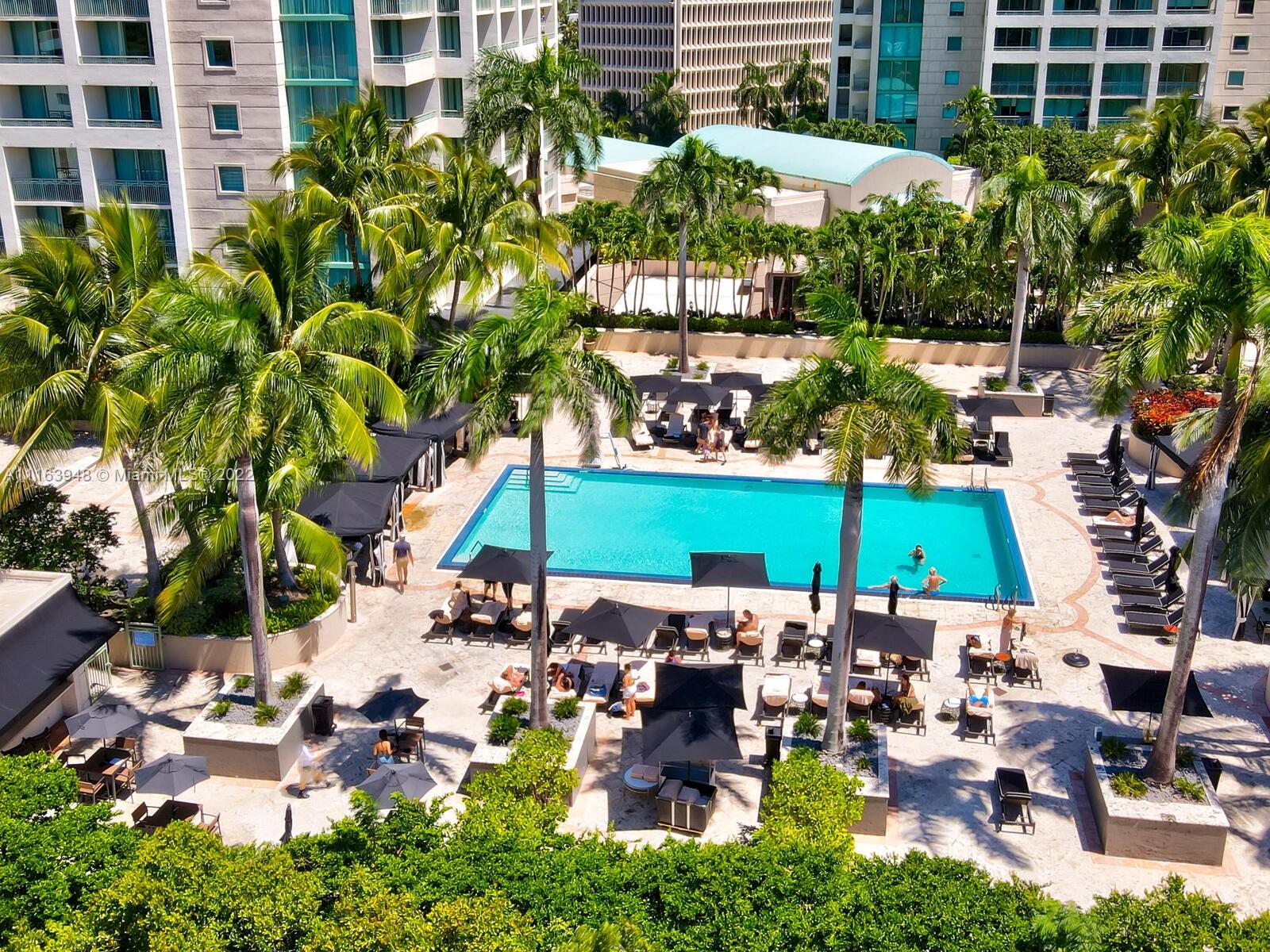 THE EXECUTIVE RESIDENCES - Residential