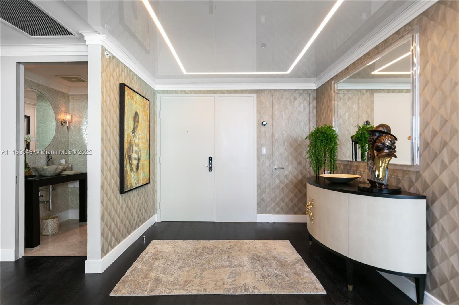 THE EXECUTIVE RESIDENCES - Residential