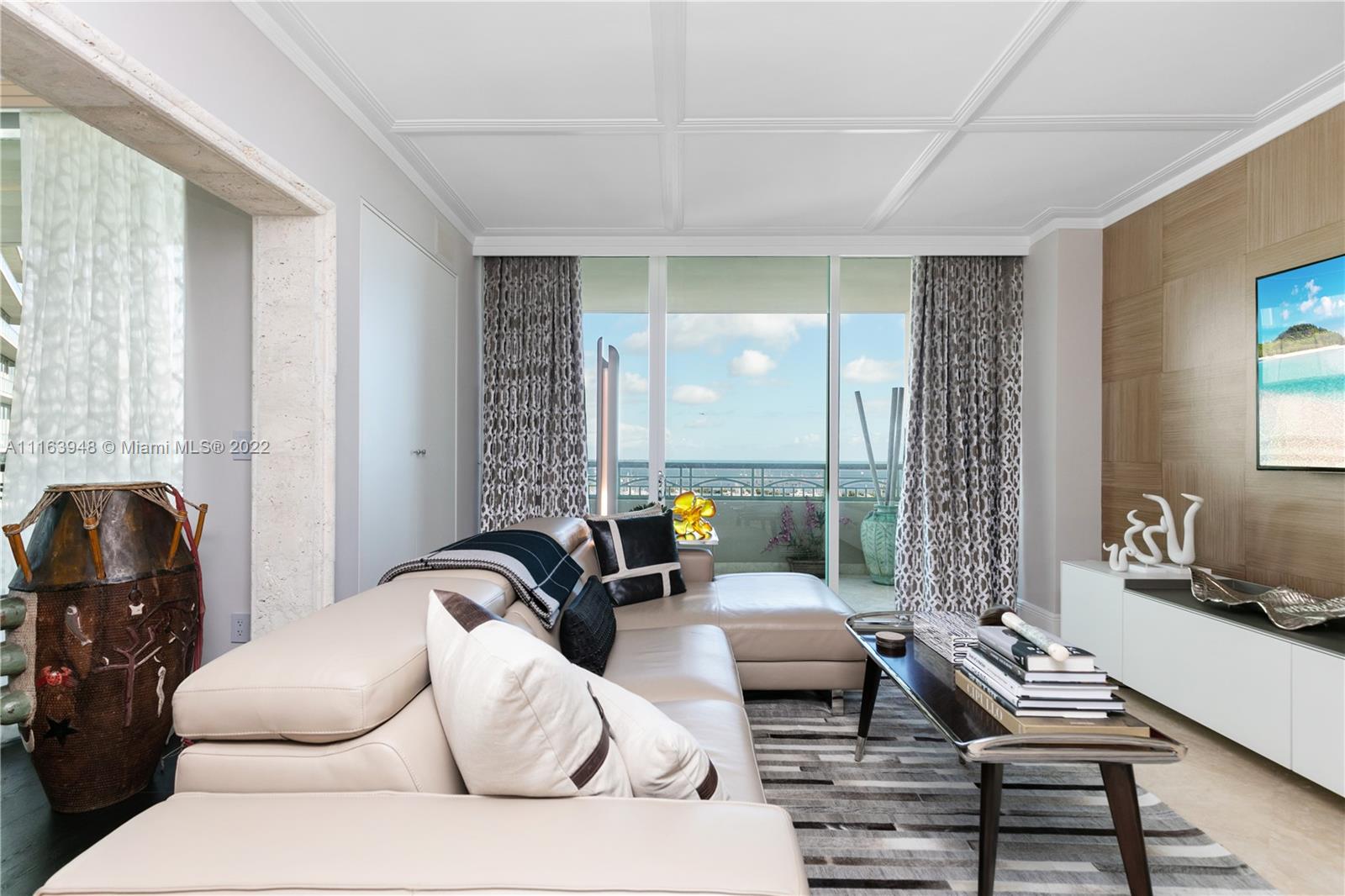 THE EXECUTIVE RESIDENCES - Residential