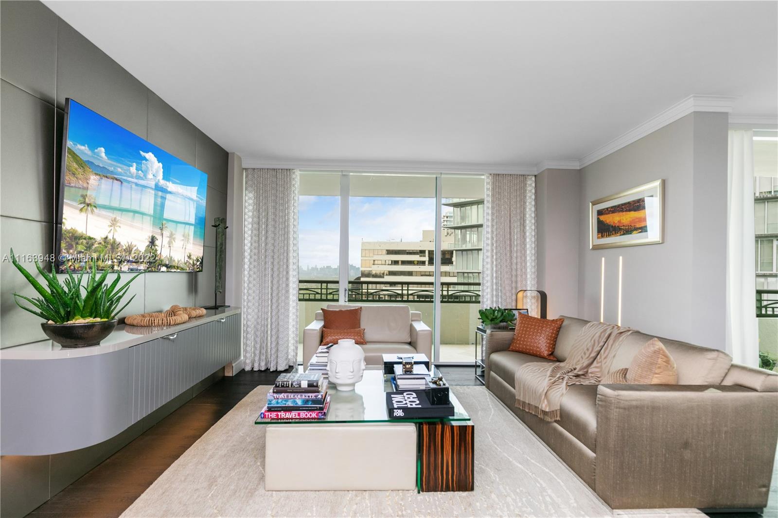 THE EXECUTIVE RESIDENCES - Residential