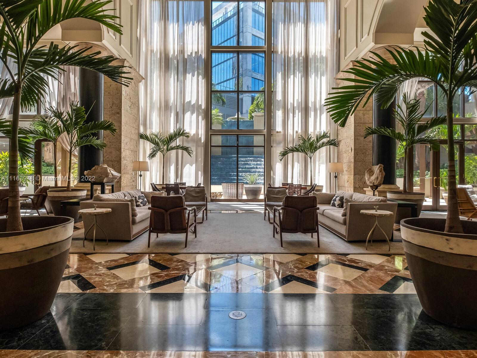 THE EXECUTIVE RESIDENCES - Residential