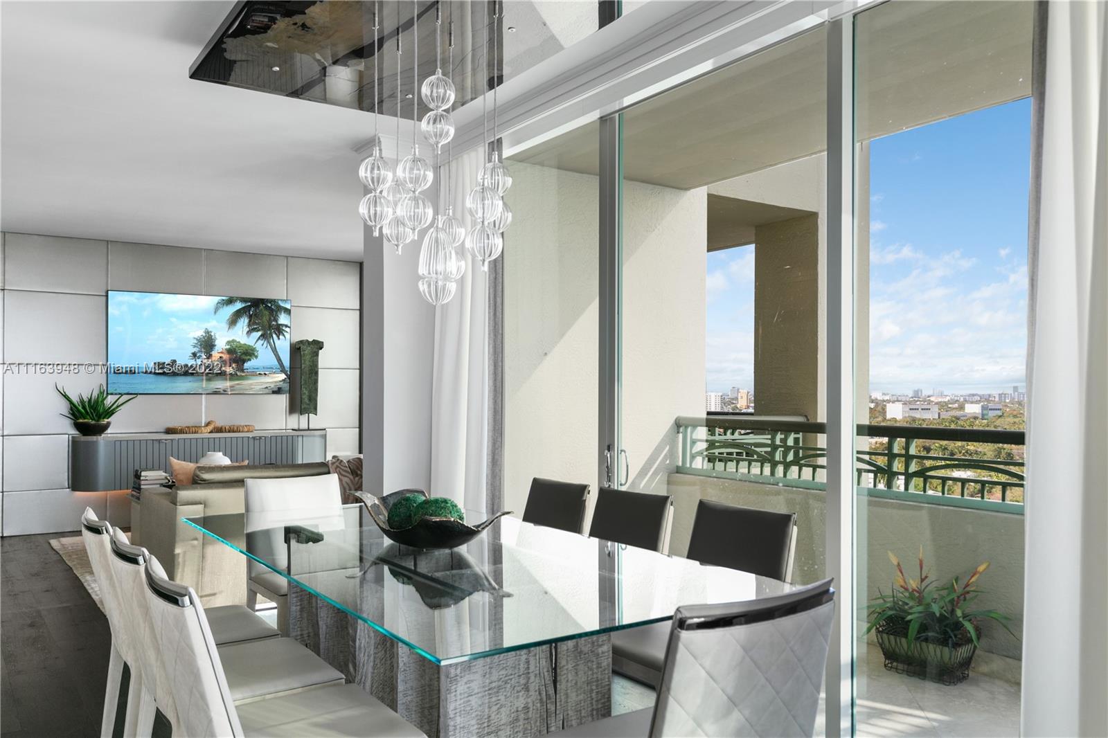 THE EXECUTIVE RESIDENCES - Residential