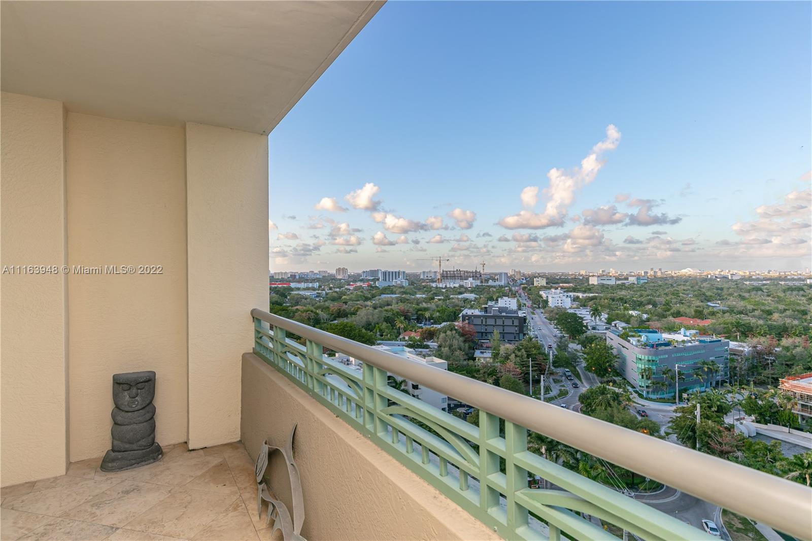 THE EXECUTIVE RESIDENCES - Residential