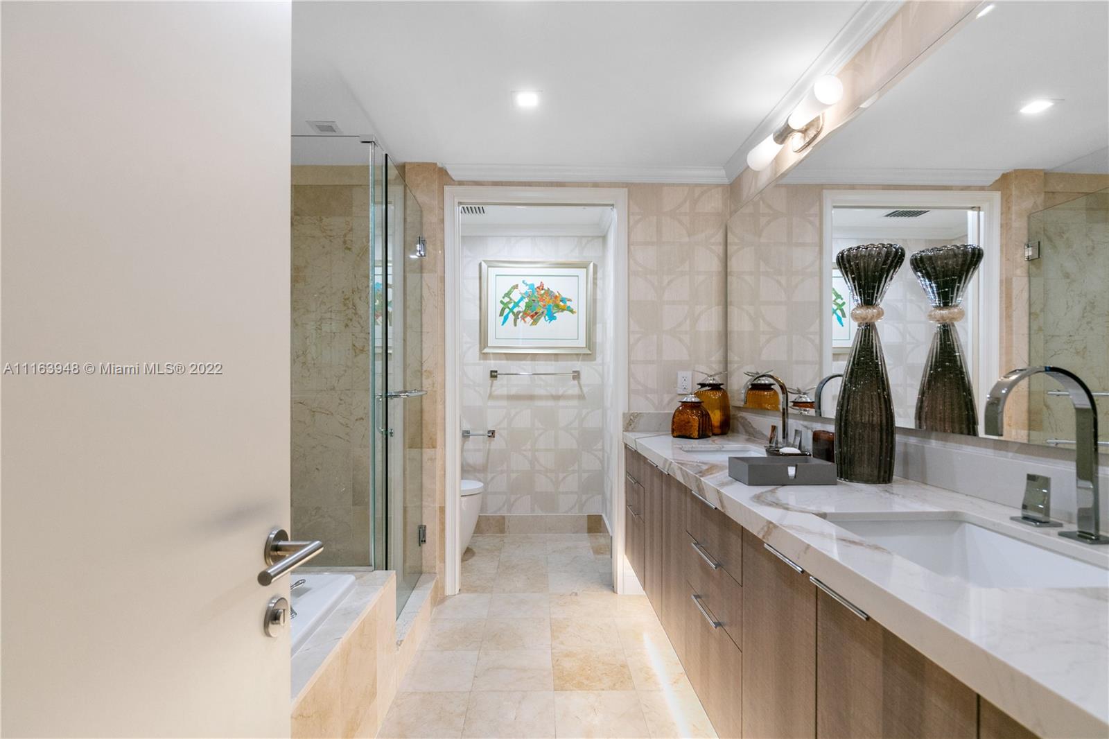 THE EXECUTIVE RESIDENCES - Residential