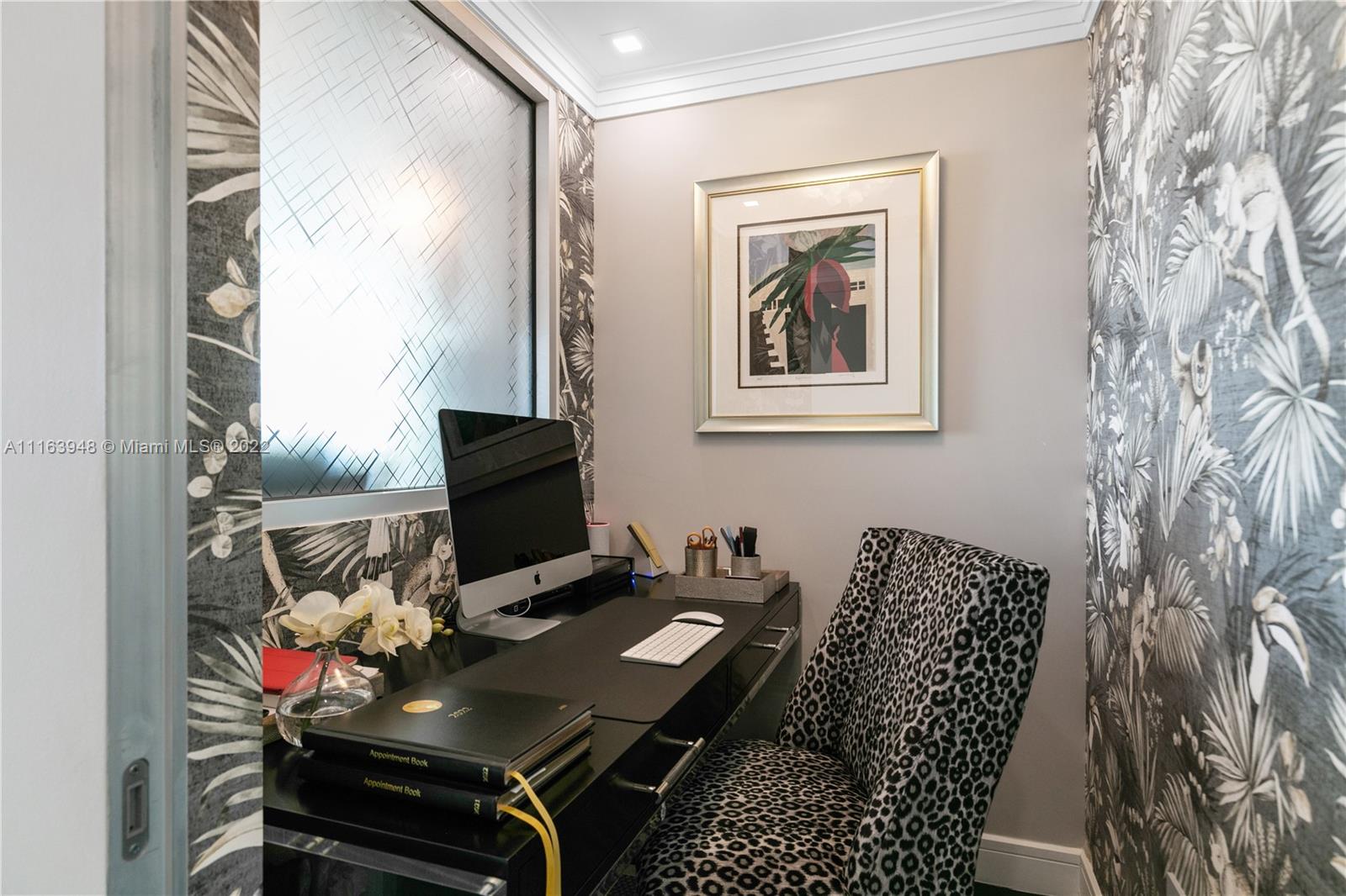 THE EXECUTIVE RESIDENCES - Residential
