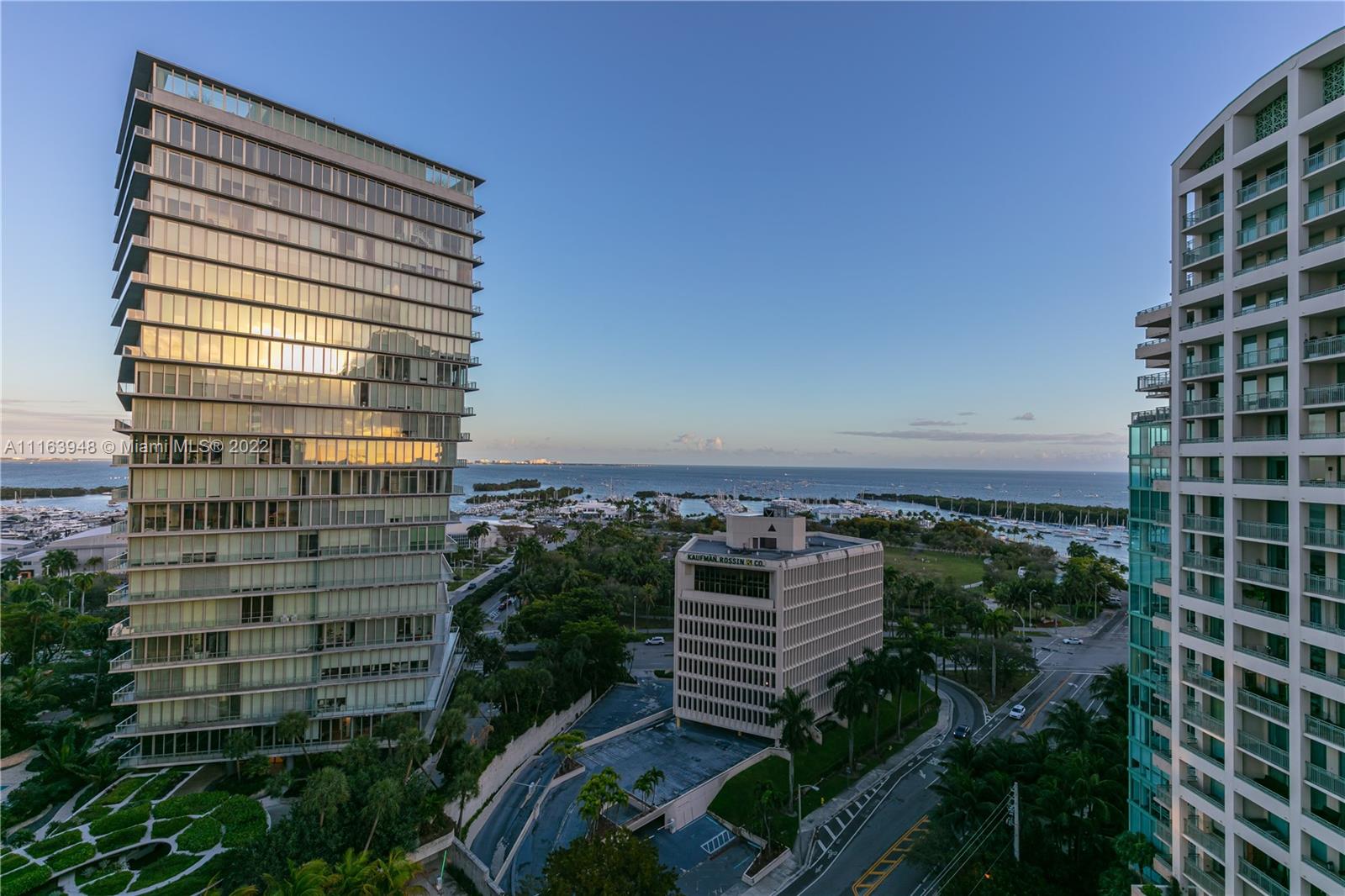 THE EXECUTIVE RESIDENCES - Residential
