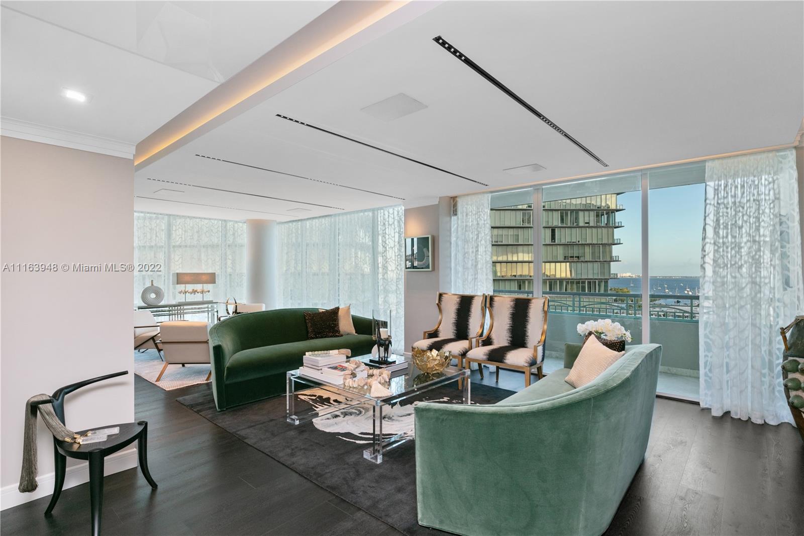 THE EXECUTIVE RESIDENCES - Residential
