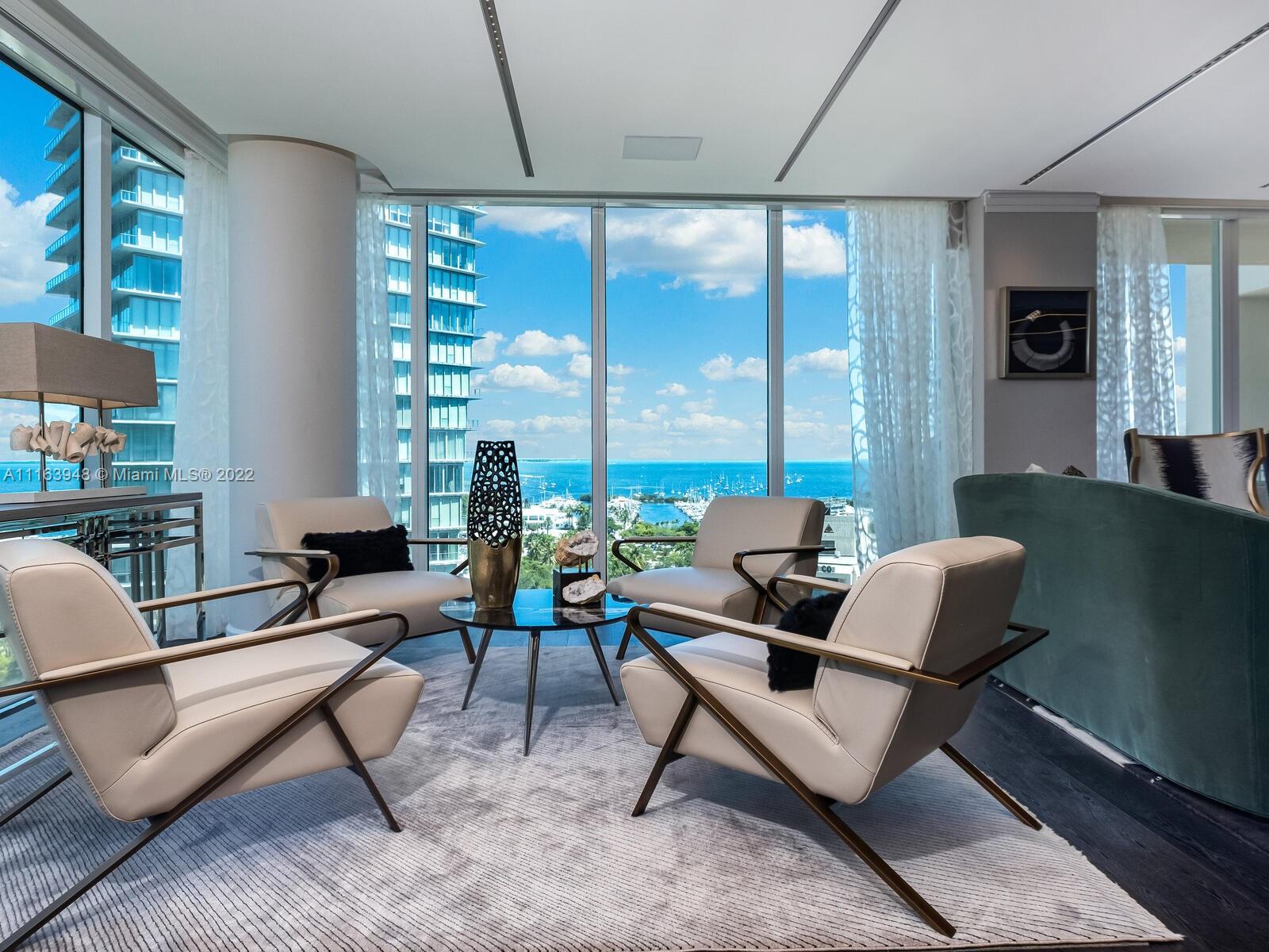 THE EXECUTIVE RESIDENCES - Residential