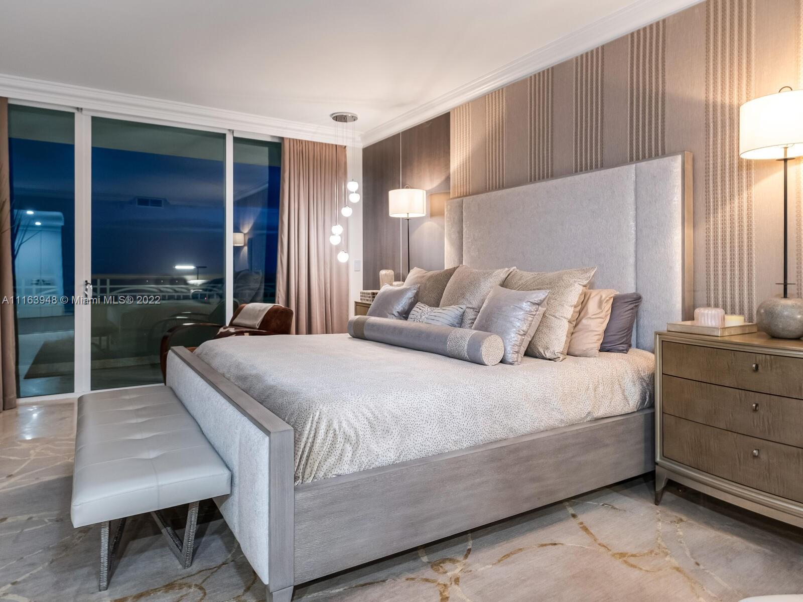 THE EXECUTIVE RESIDENCES - Residential