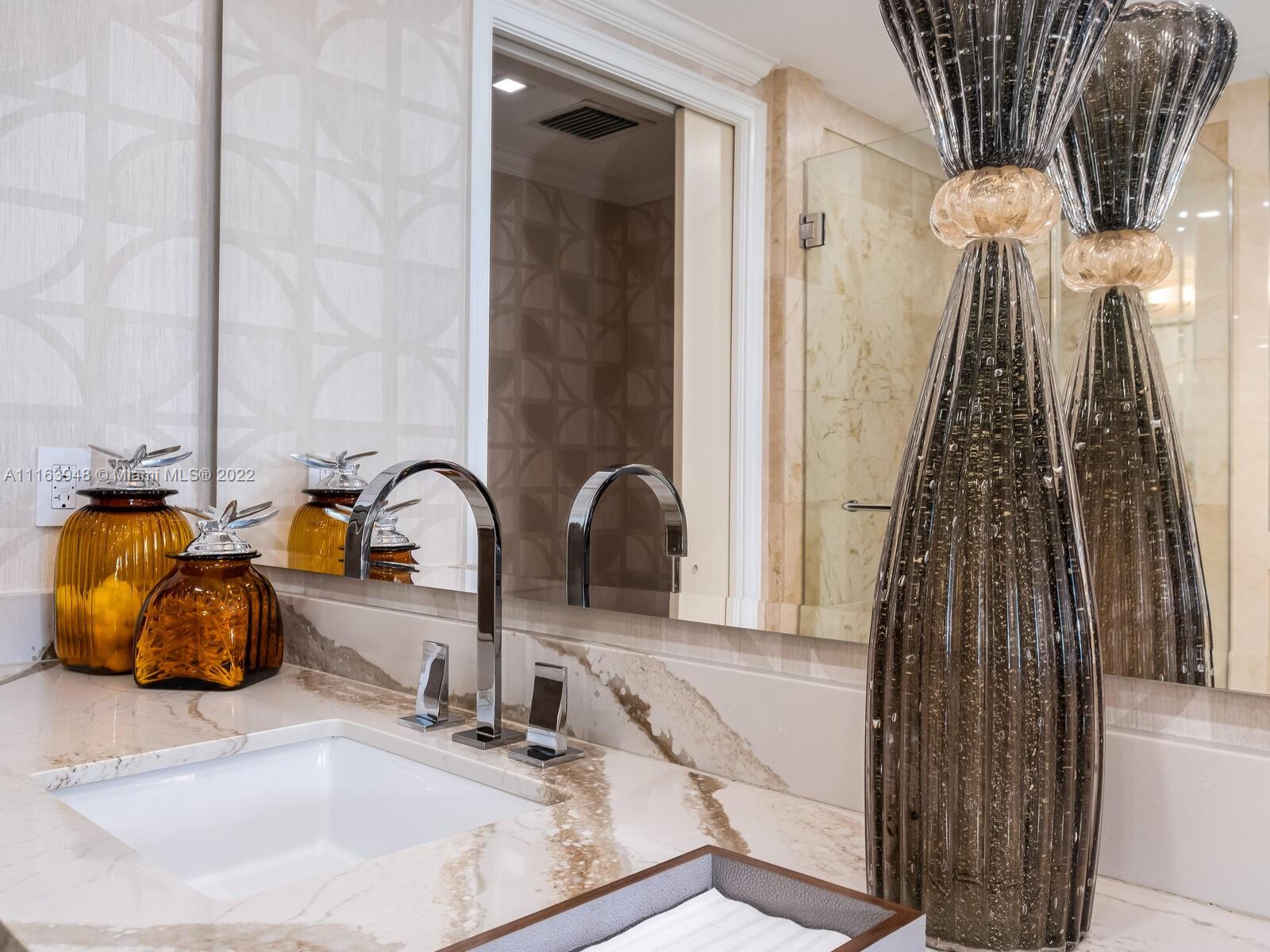 THE EXECUTIVE RESIDENCES - Residential