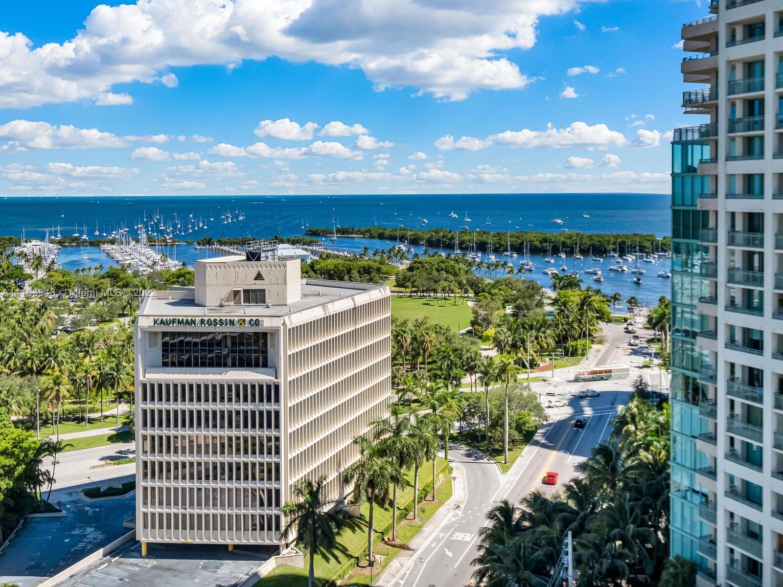 THE EXECUTIVE RESIDENCES - Residential