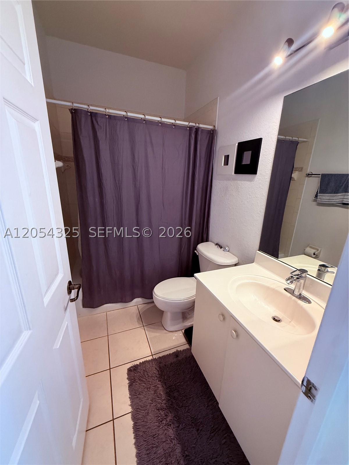 ISLANDS AT DORAL 1ST ADDN - Residential