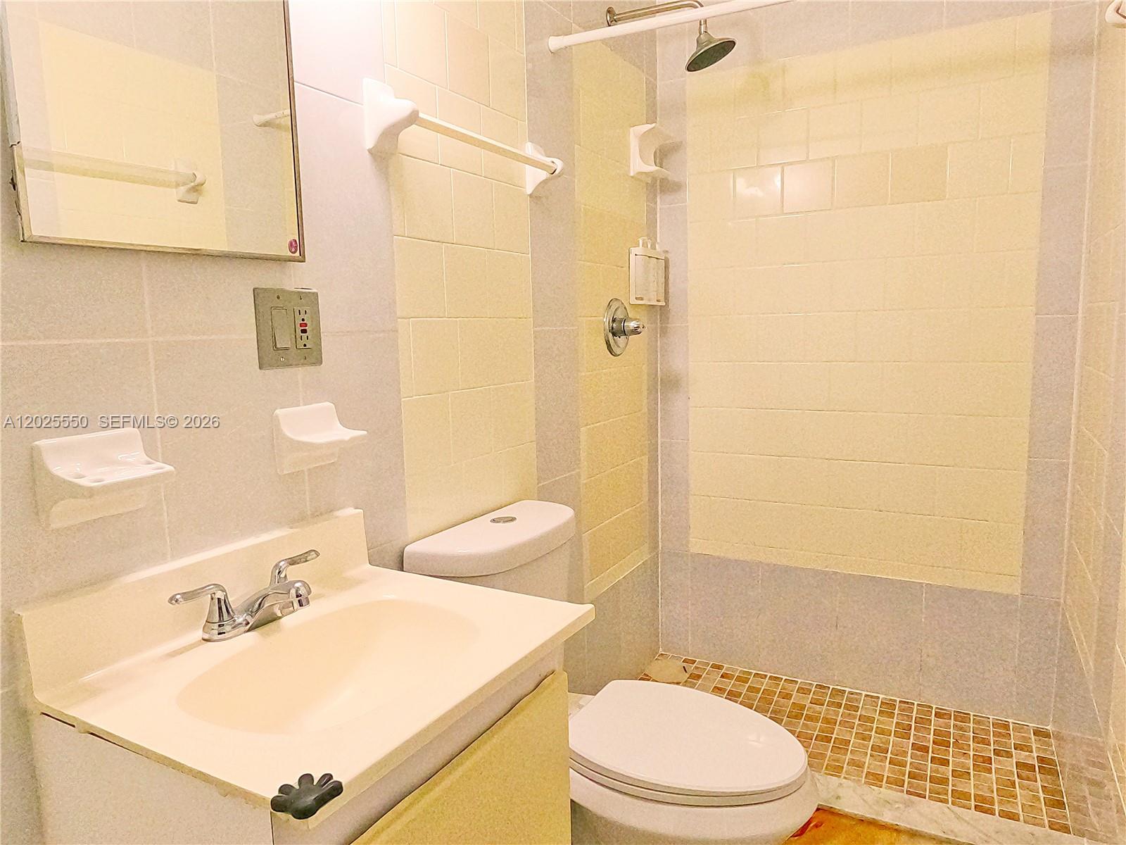 HOLT EST - Residential Lease