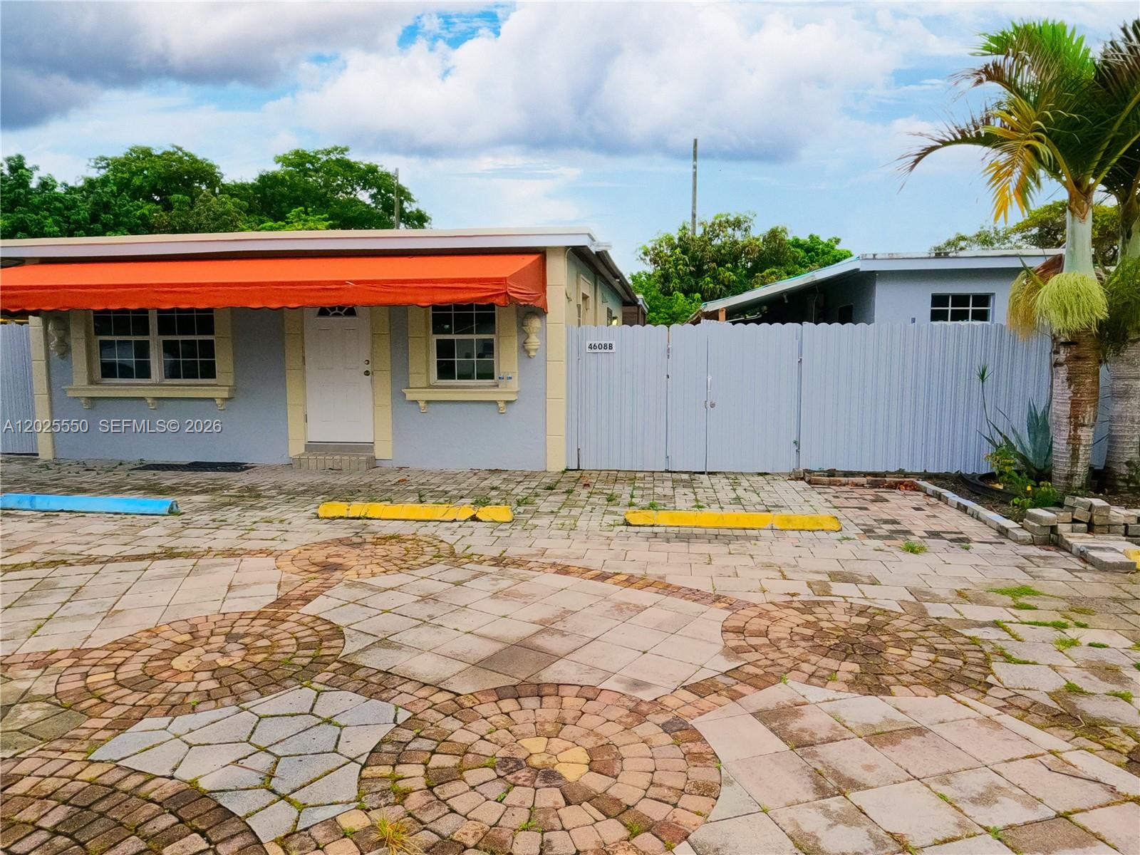 Very nice 2 bedroom 1 bathroom duplex  in West Palm Beach with water included. Park up to 4 vehicles. First month, last month and 1 security deposit. Centrally located, close to shopping centers, restaurants, Palm Beach International Airport and major highways.  No pets.