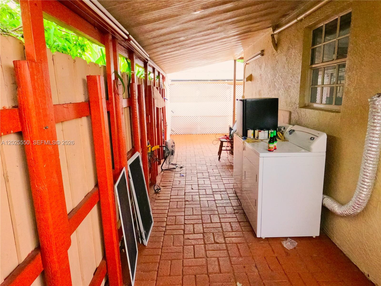 HOLT EST - Residential Lease
